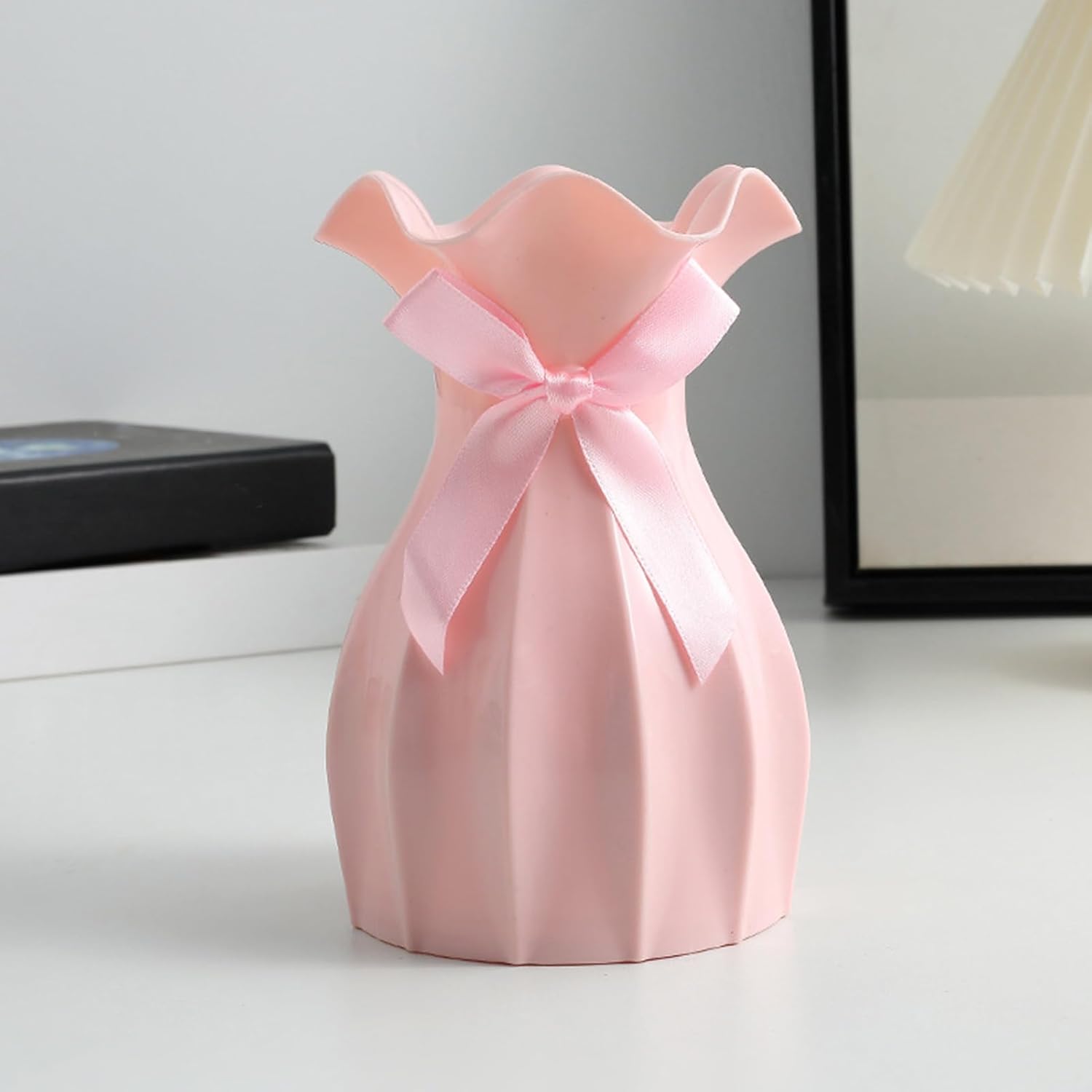 Modern Versatile Vase with Bow Decoration Shatterproof and Scratch-Resistant Plastic Elegant Pink