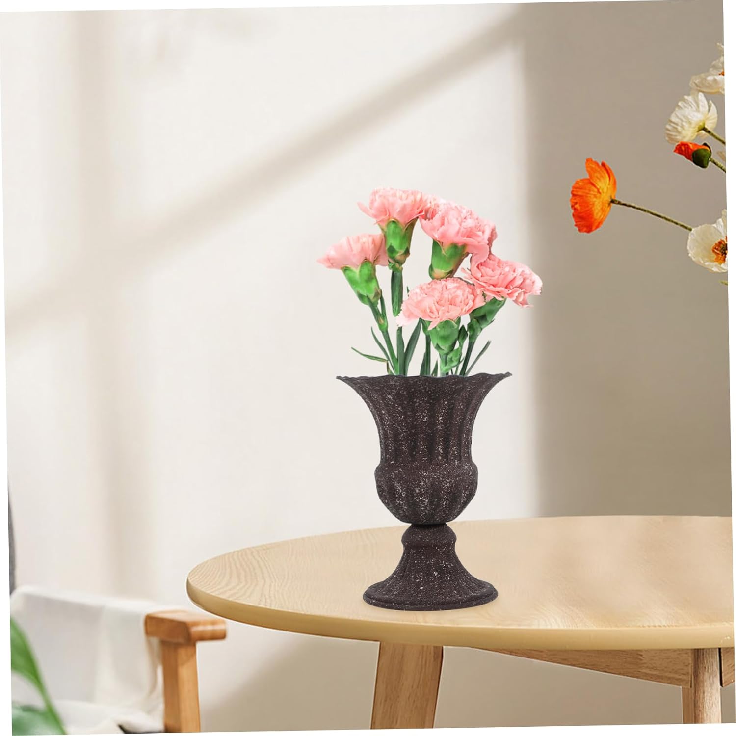 Elegant Dried Flower Vase Wrought Iron Planter for Home and Garden