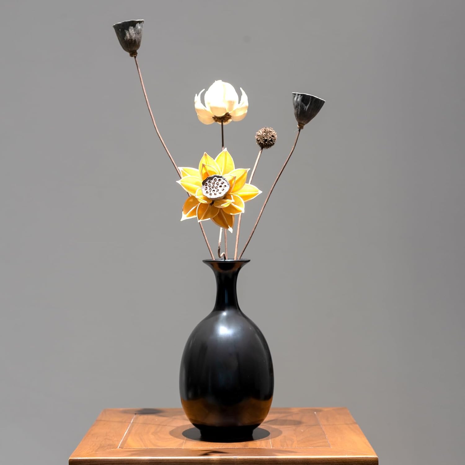 Black Ceramic Vase with Dried Flowers for Home Decor