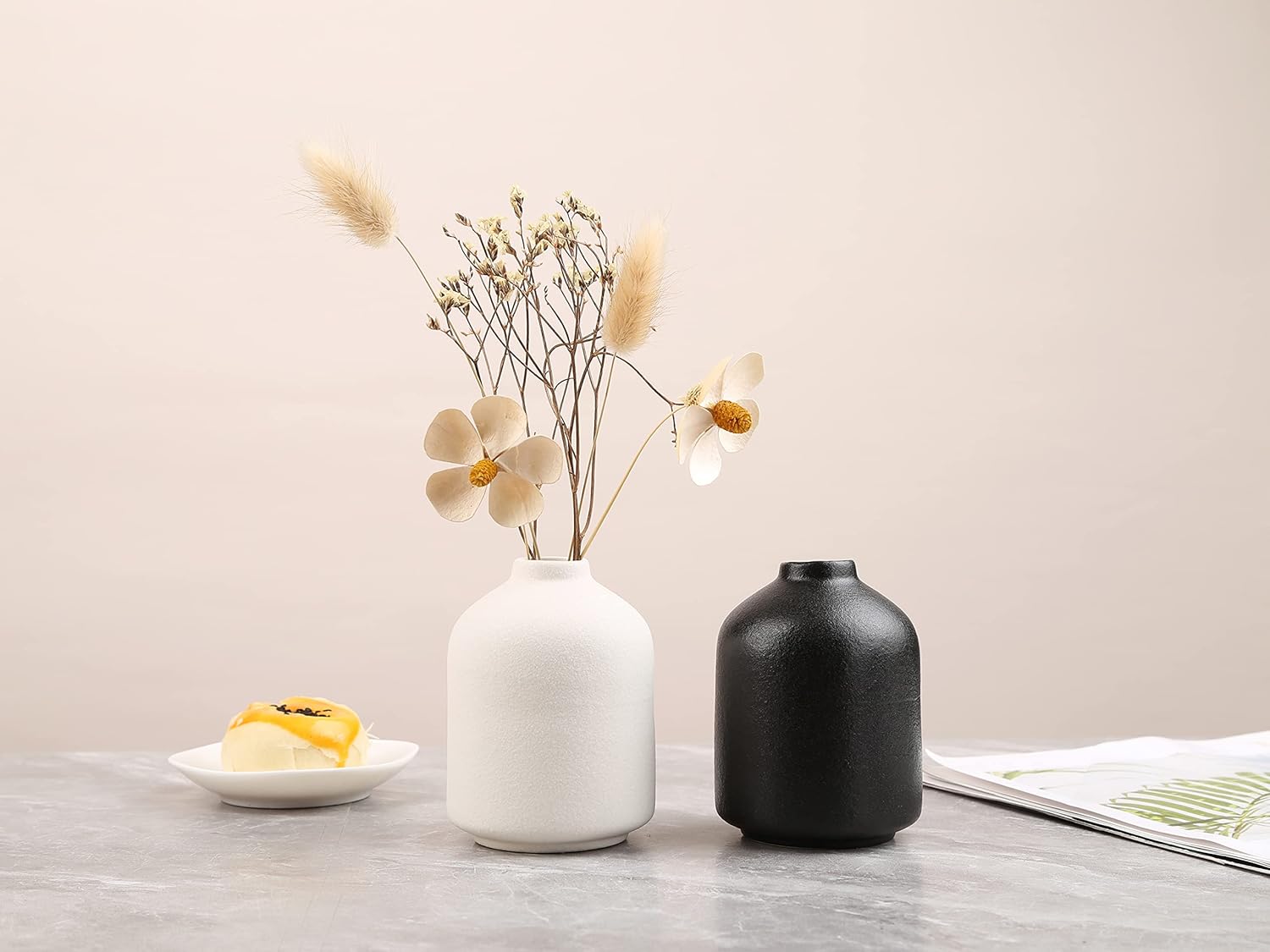 Modern Minimalist Ceramic Vase - Black