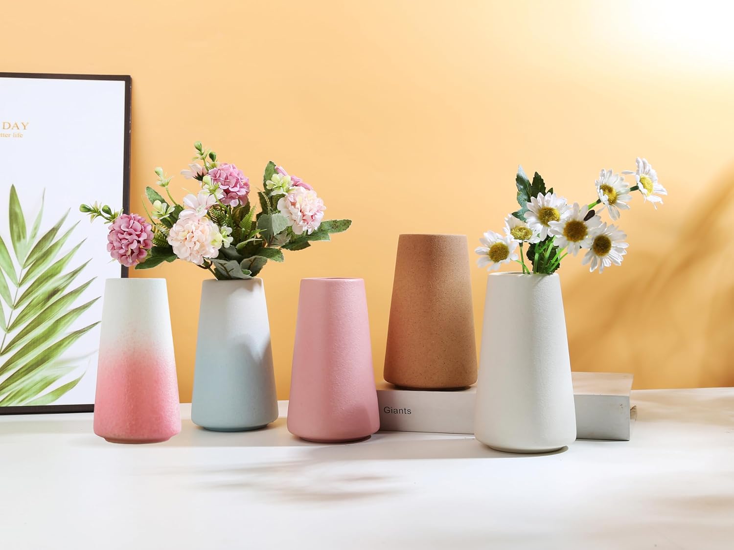 HUPADOBIL Small Pink Ceramic Vase Modern Decor