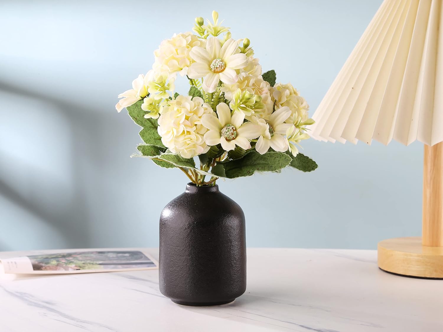 Modern Minimalist Ceramic Vase - Black