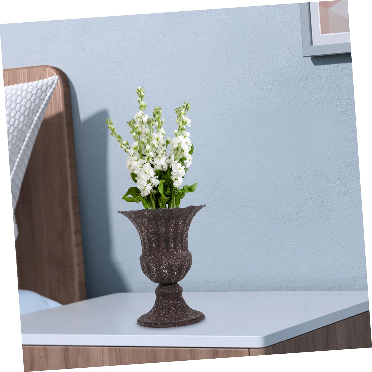 Elegant Dried Flower Vase Wrought Iron Planter for Home and Garden